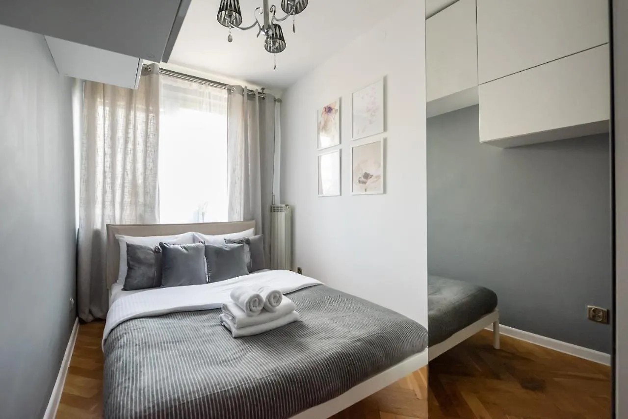Wola Okopowa Luxury Apartment Varsó