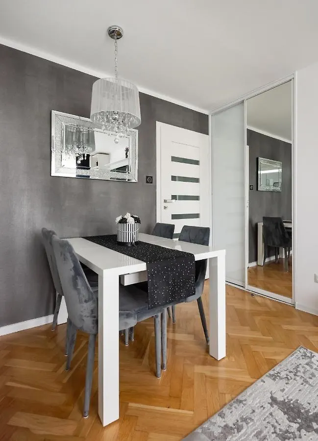 Wola Okopowa Luxury Apartment Varsó